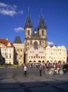 Praha - Staroměstské náměstí, Týnský chrám, pohled přes Staroměstské náměstí